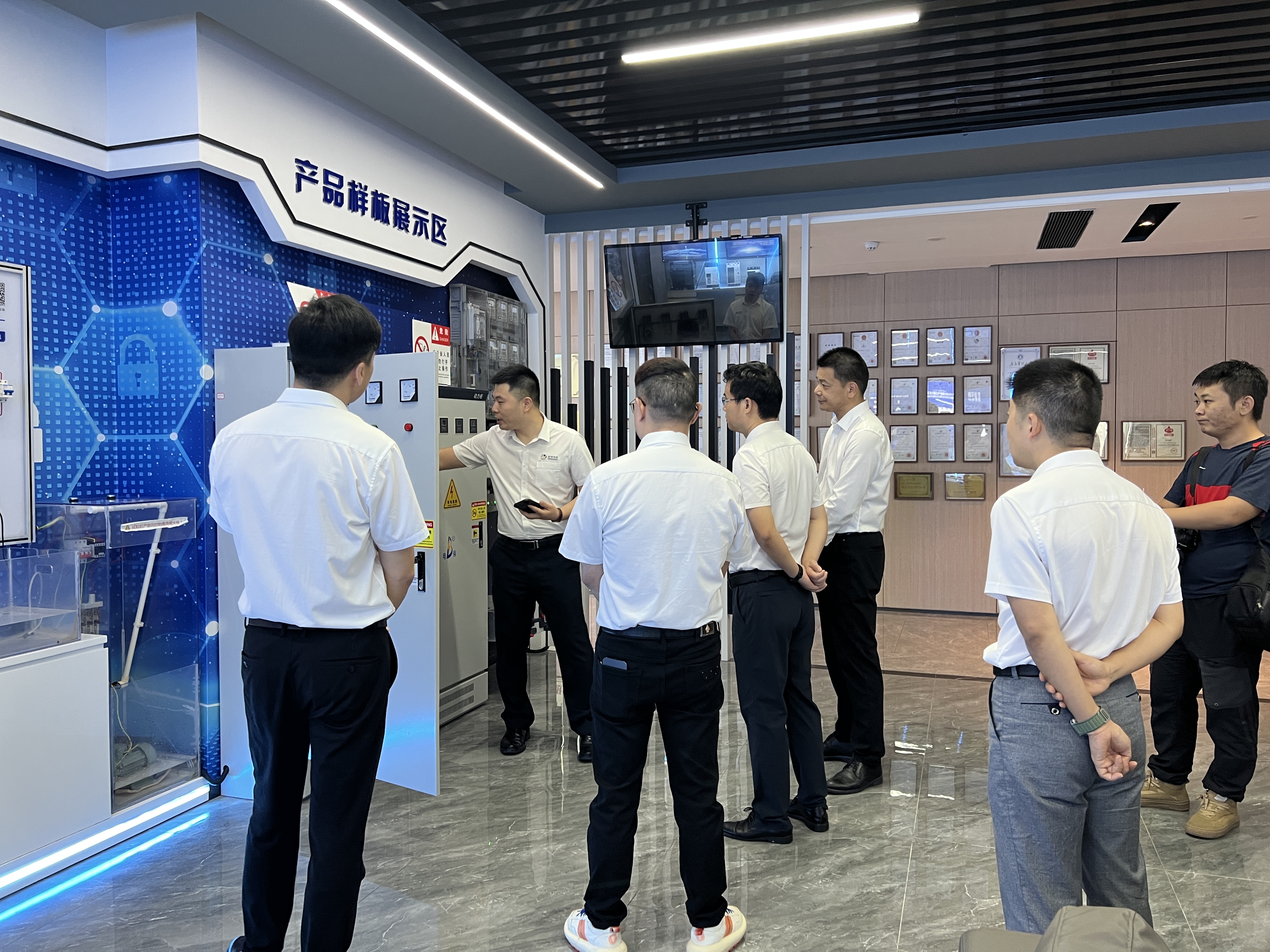 IMG_3714.JPG IMG_3714.JPG